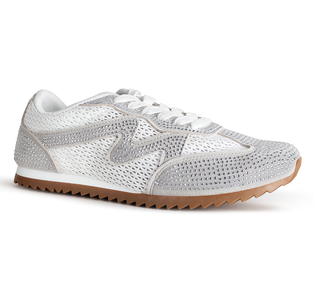 Vista diagonal de tenis blanco/gris para dama con brillos decorativos, detalles en malla, punta redonda y suela baja antiderrapante 