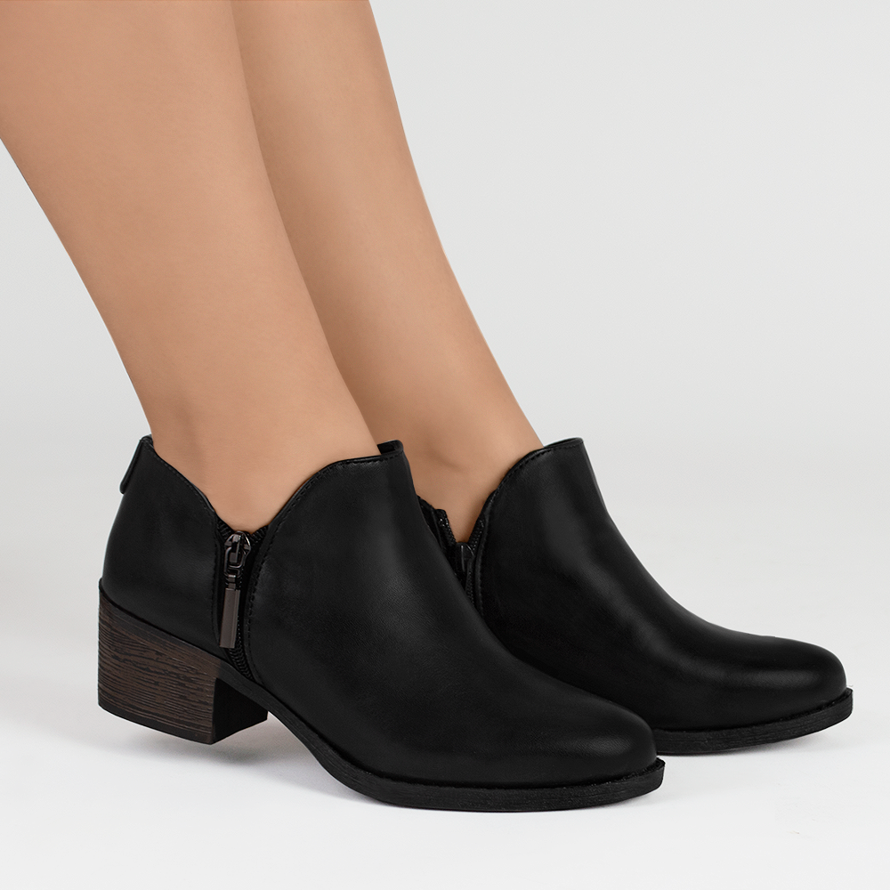 Botines negros al tobillo para dama cómodos con cierres uno funcional y el otro decorativo de tacón bajo 5cm 