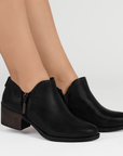 Botines negros al tobillo para dama cómodos con cierres uno funcional y el otro decorativo de tacón bajo 5cm 