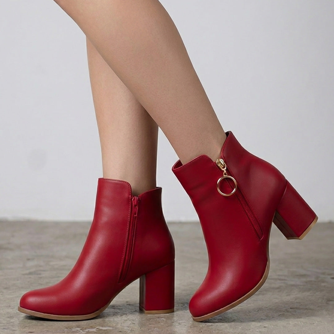 Botines rojos con dos cierres, decorativo y funcional de tacón grueso tamaño medio de 7cm 
