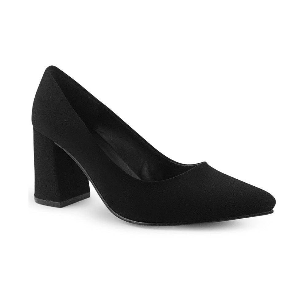 Vista diagonal de zapatilla clásica para mujer con punta cerrada y tacón ancho de 7cm color negro