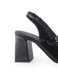 vista trasera del tacón medio 8cm de las zapatillas negras para dama de charol con correa ajustable 