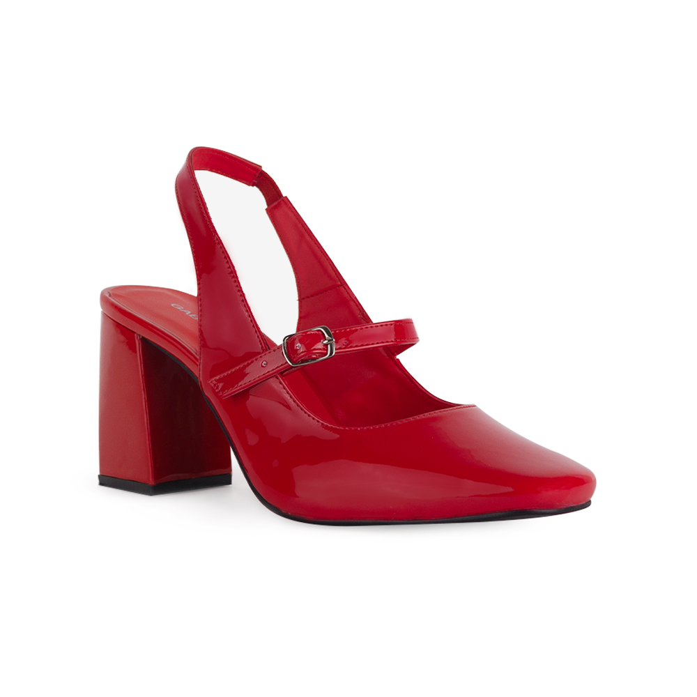 vista diagonal de zapatillas rojas para dama con charol destalonadas y tacón medio 8cm 