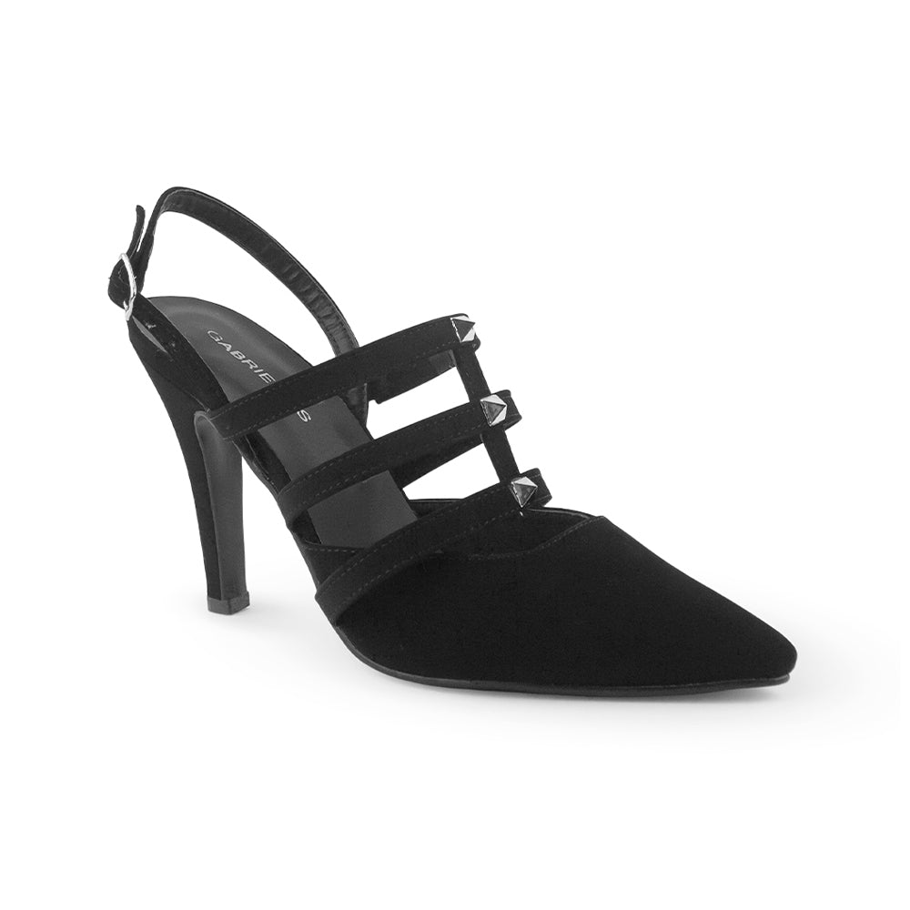 vista diagonal en las zapatillas negras con tiras en el empeine ajuste al tobillo y tacón medio 10 cm 