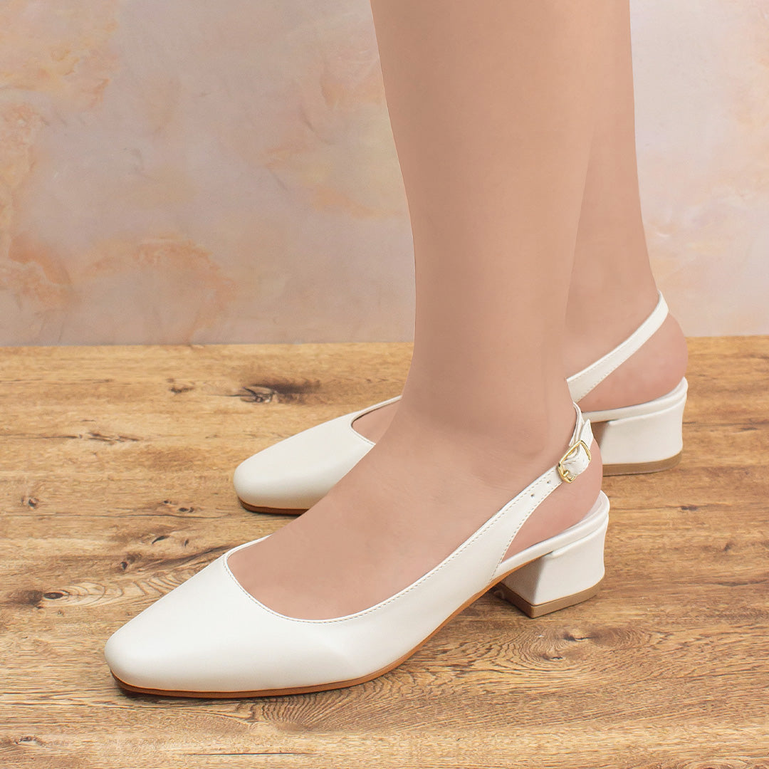 Zapatilla beige destalonada para mujer con punta cerrada y tacón ancho bajo de 4cm