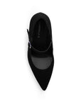 Vista superior de zapatilla negra para mujer con punta fina y pulsera ajustable