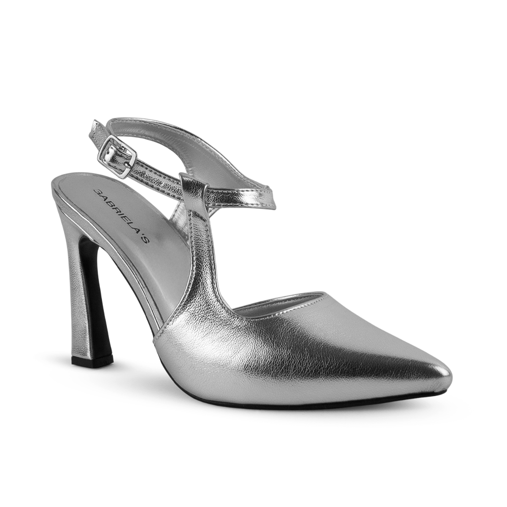 vista diagonal de zapatillas plateadas destalonadas con punta fina correa ajustable y tacón medio 10 cm para dama 