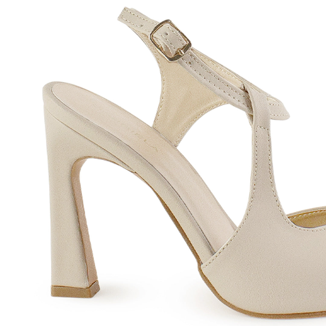 vista trasera del tacón medio 11 cm en zapatillas beige para dama con correa ajustable destalonadas 