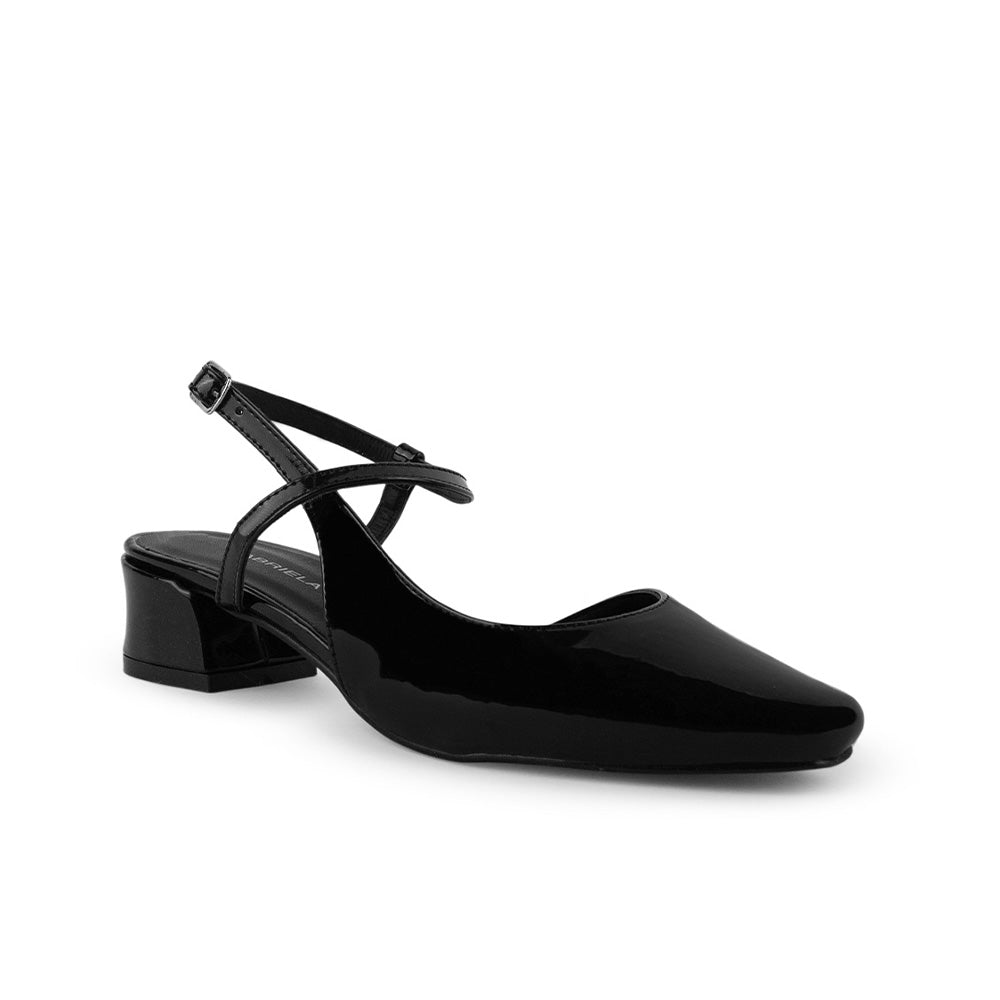 Vista diagonal de zapatilla negra destalonada para mujer con tacón bajo de 4m y punta cerrada 