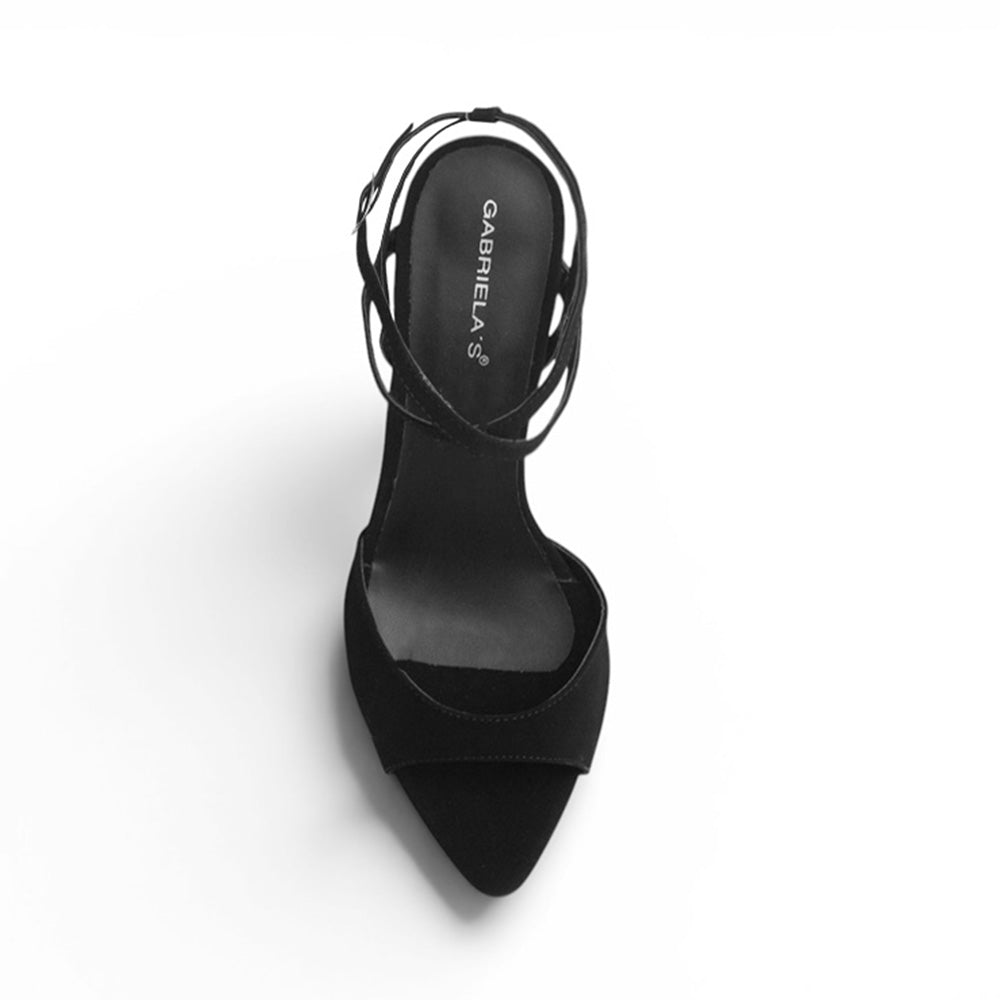 Vista superior de zapatilla de punta fina abierta para mujer con tiras cruzadas al tobillo en color negro