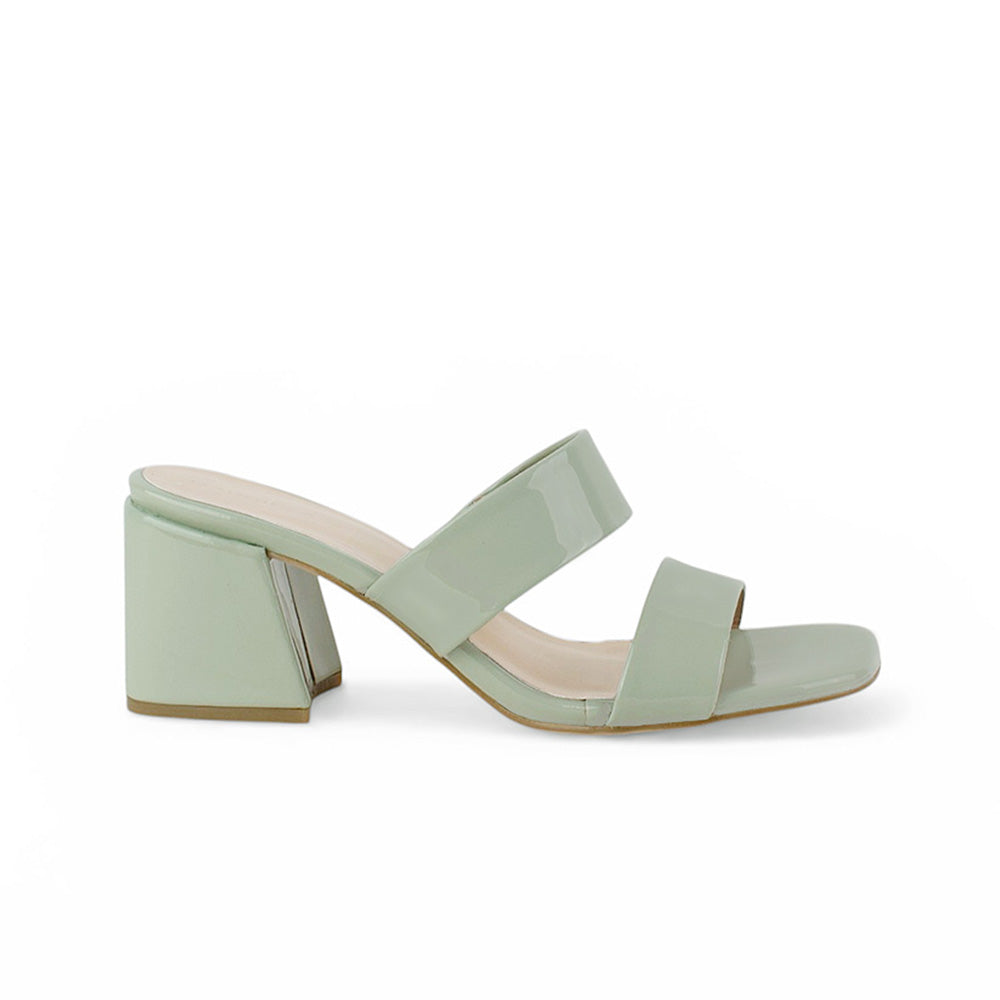 Vista lateral de zapatilla verde para mujer con doble tira ancha y tacón grueso de 7cm de diseño descubierto