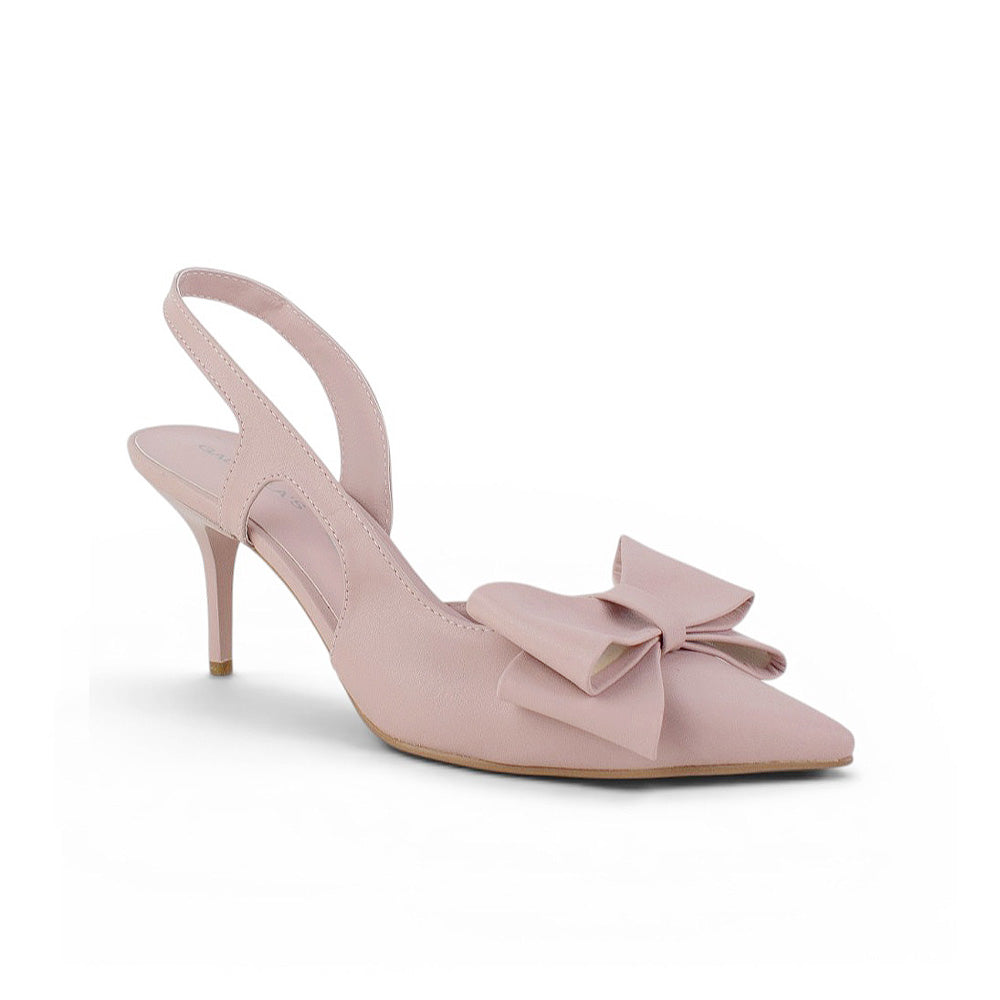 Vista diagonal de zapatilla rosa tipo stiletto con moño al frente, tacón medio 8cm y destalonadas para dama