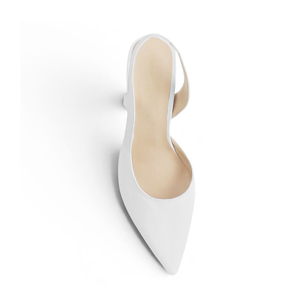 Vista superior de zapatilla blanca destalonada tipo stiletto con tacón medio 8cm para dama 