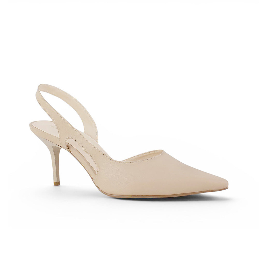 Vista diagonal de zapatilla beige tipo stiletto para dama destalonada con tacón medio 8cm 