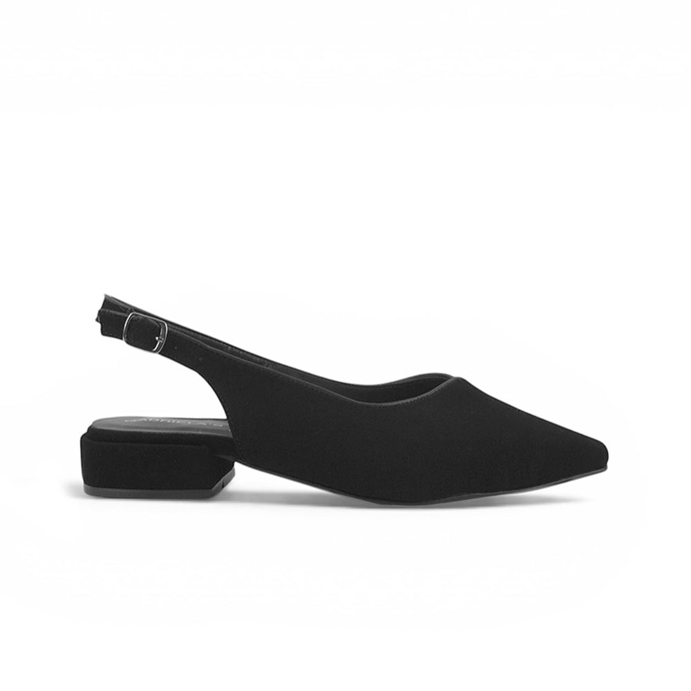 vista lateral de zapatillas destalonadas negras lisas para dama con tacón bajo 3cm
