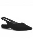 vista diagonal de zapatillas negras lisas destalonadas con punta fina y tacón bajo 3cm para dama 