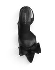Vista superior de zapatilla negra para dama tipo stiletto con moño al frente y tacón medio 8cm