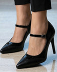 Zapatillas negras para mujer con pulsera y tacón delgado de 10cm.