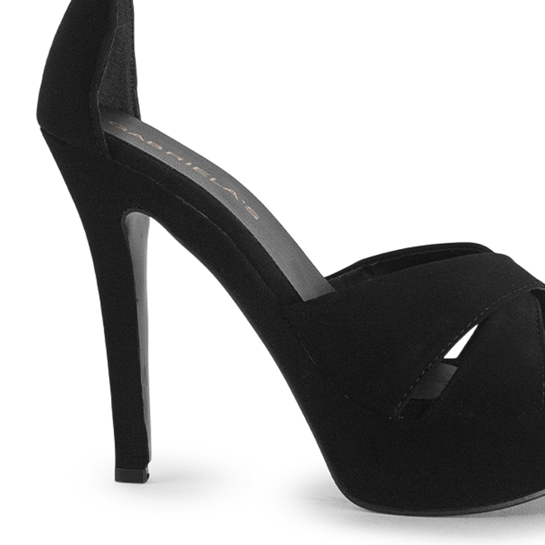 Vista trasera de zapatilla para mujer con tacón delgado alto de 13cm y pulsera ajustable en color negro