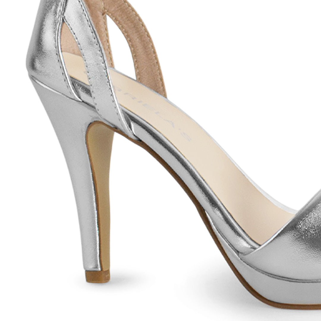 vista trasera del tacón medio 8cm en zapatillas plata para dama con pulsera al tobillo y plataforma