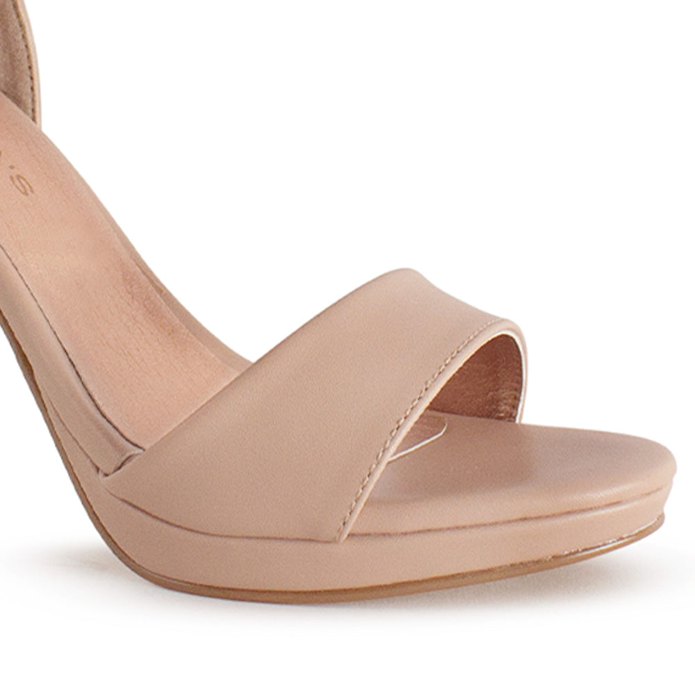 detalle del material sintético en zapatillas maquillaje para dama con plataforma y tacón medio 8cm 