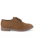 Vista lateral de mocasín cafe para mujer con agujetas y tacón bajo de 3cm de punta fina 