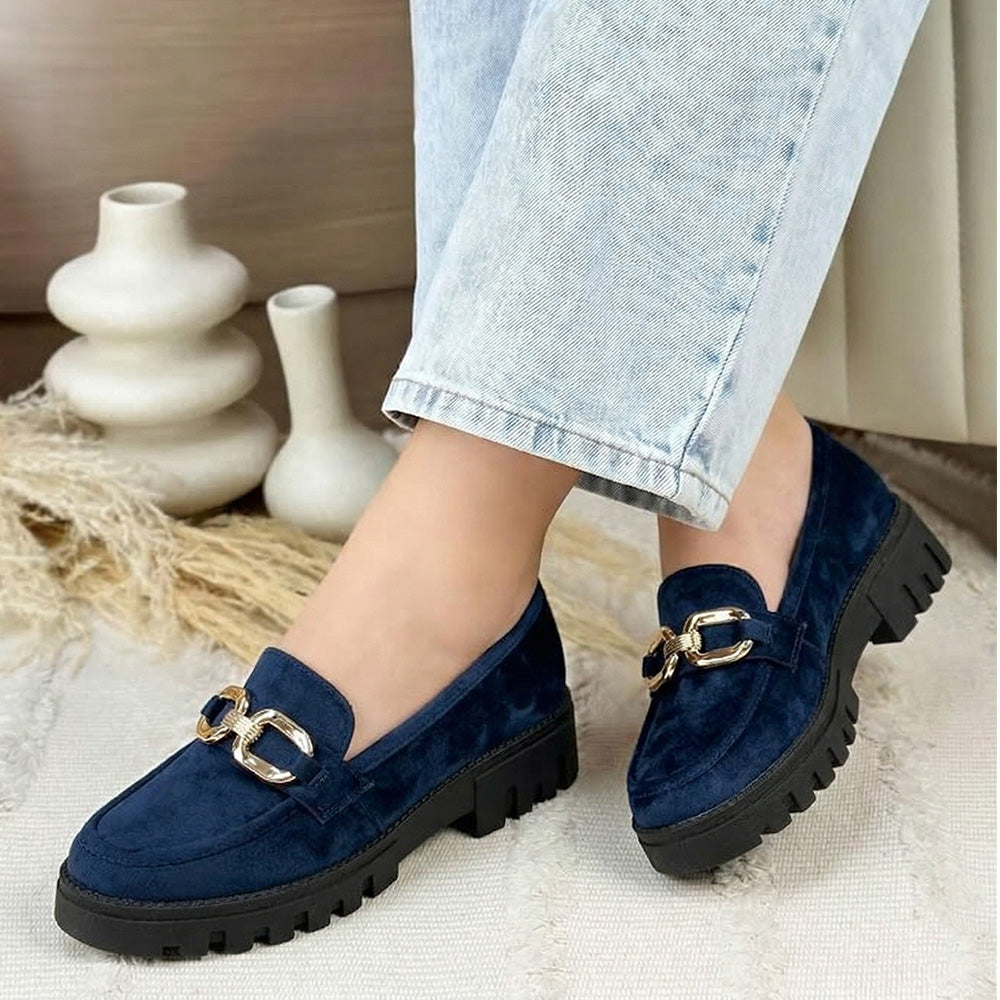 Mocasines azules para mujer con herraje metálico y suela chunky de tacón bajo ancho de 4cm
