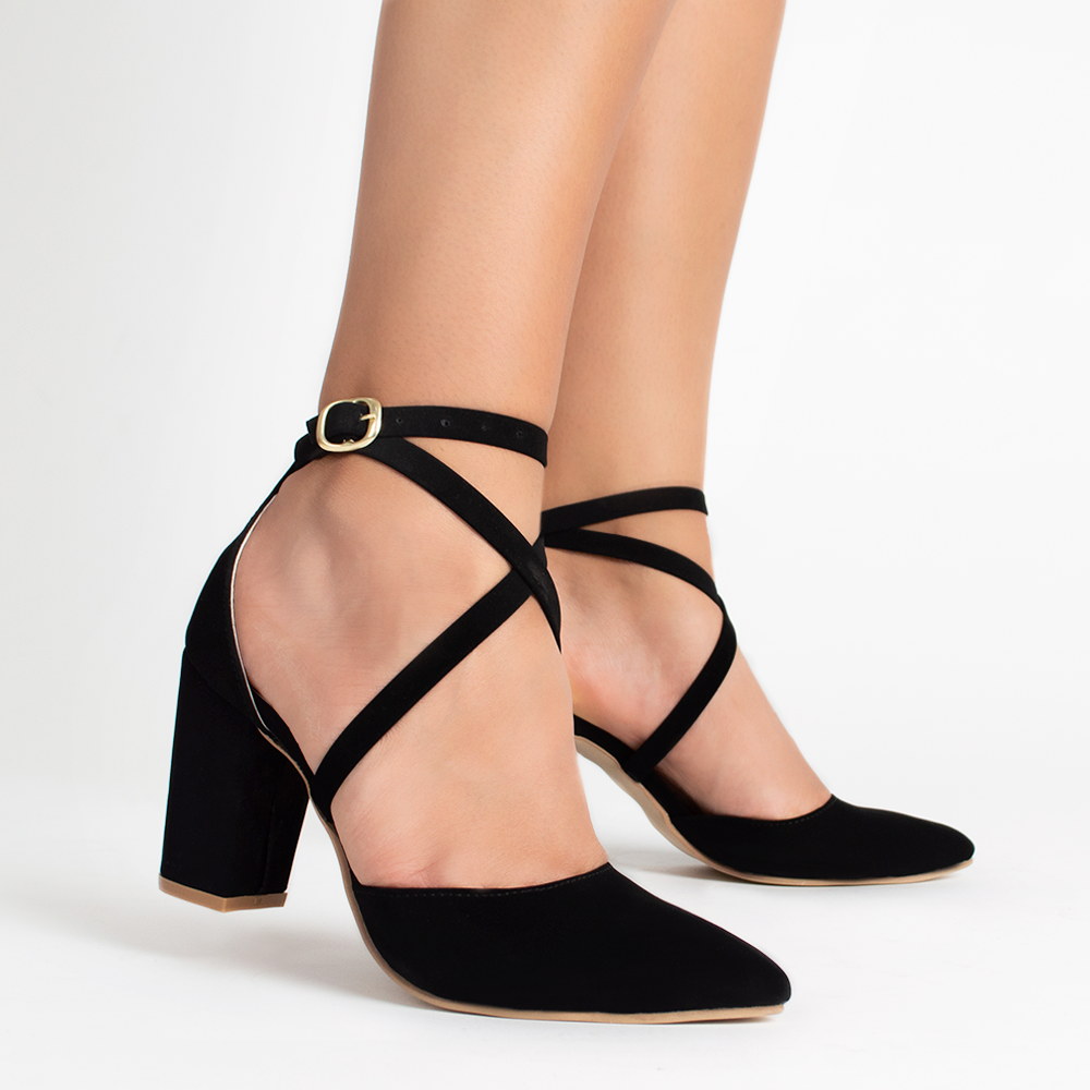 Zapatillas negras para mujer con tiras cruzadas y tacón de 8cm