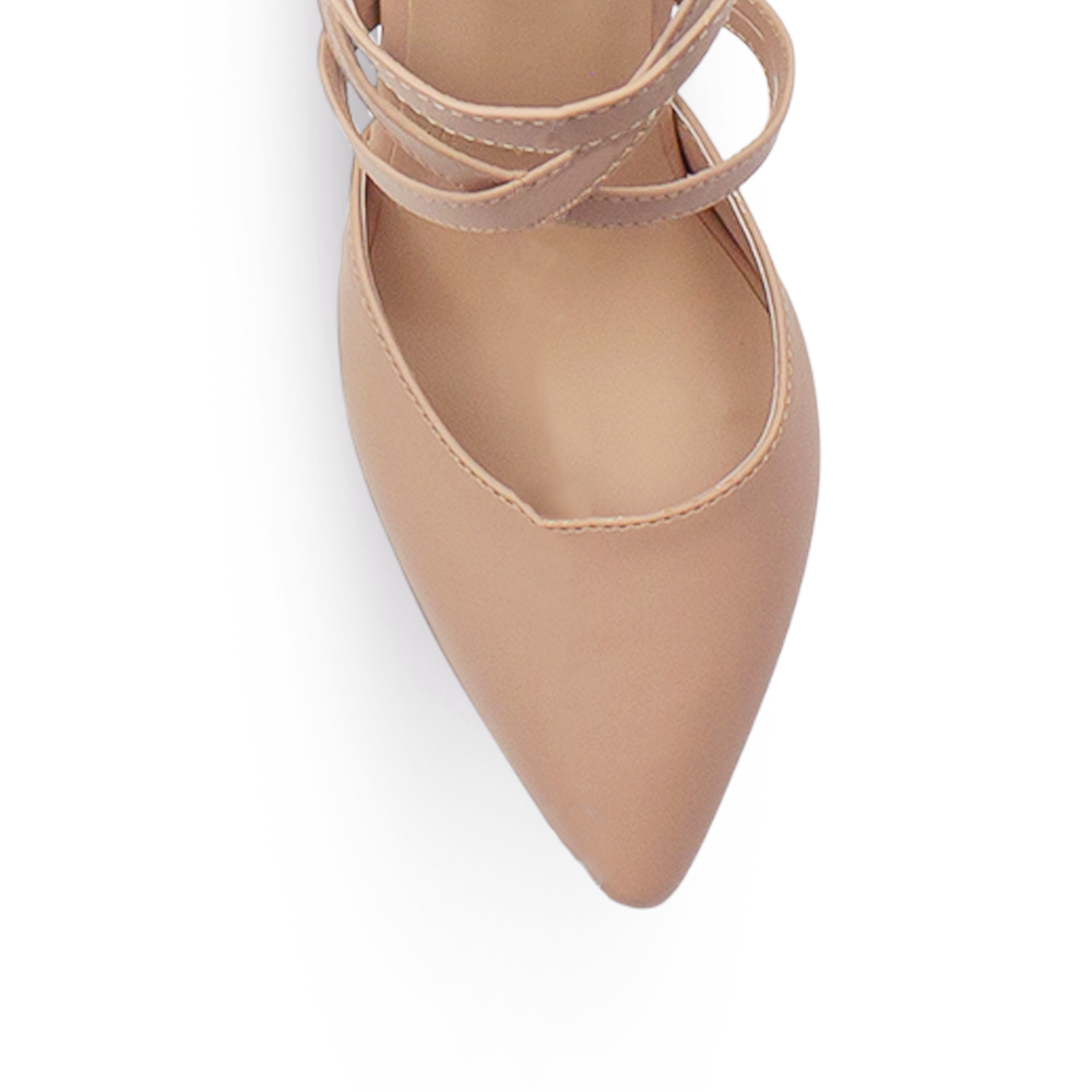 Vista de material cabra sintético en zapatilla con pulsera y tacón bloque de 8cm para mujer en color maquillaje