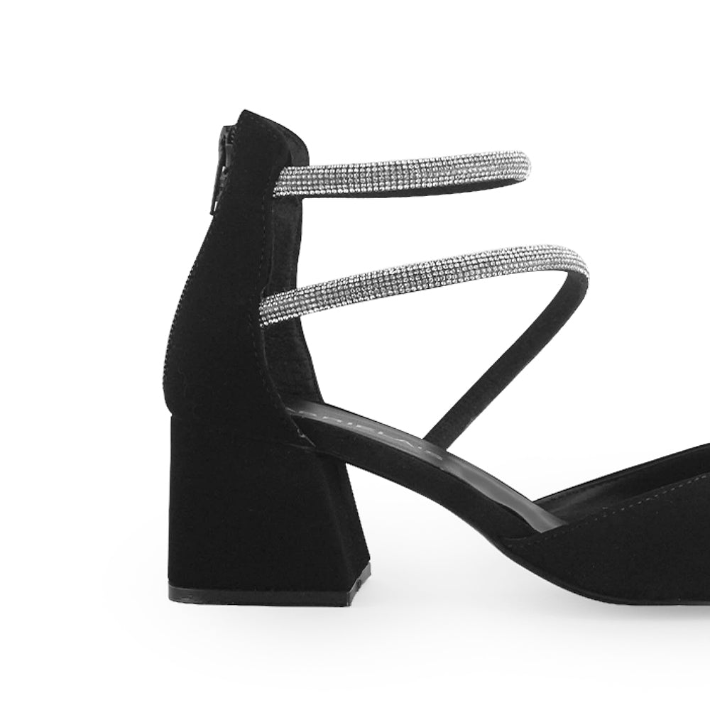 Vista trasera de tacón bajo ancho de 6cm en zapatilla negra para mujer con punta fina cerrada y tiras de pedrería