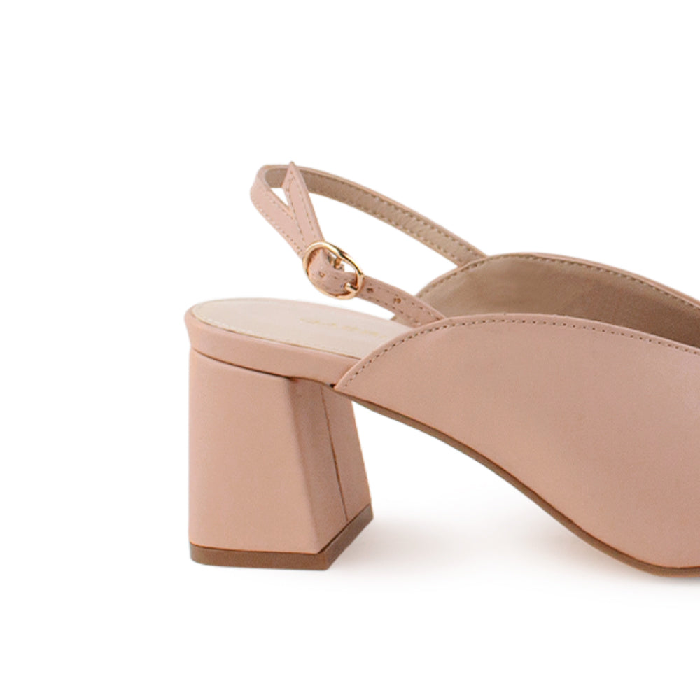 Vista trasera de tacón ancho de 7cm en zapatilla maquillaje para mujer con pulsera abajo del tobillo