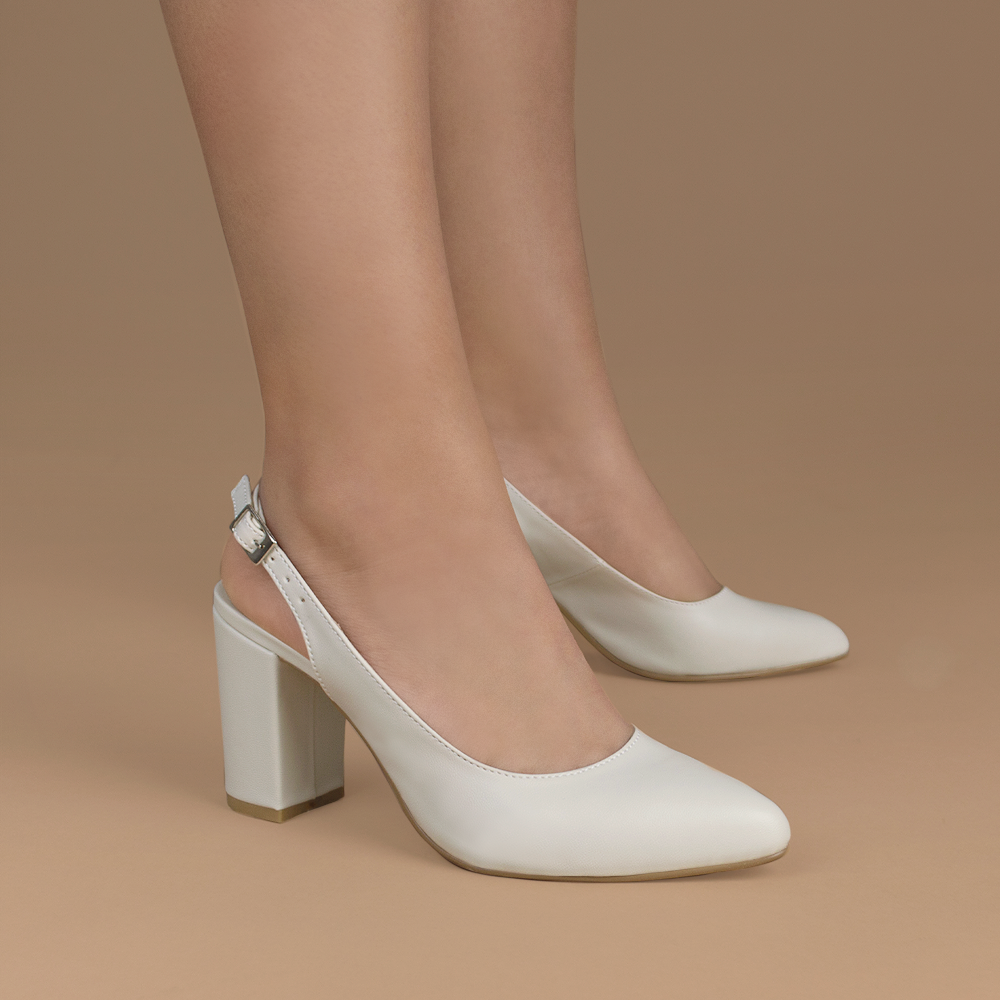 Zapatillas beige destalonadas para mujer de punta fina con tacón de bloque 8cm