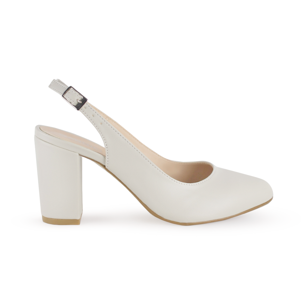 Vista lateral de zapatilla beige  destalonada para mujer con punta cerrada y tacón bloque de 8cm