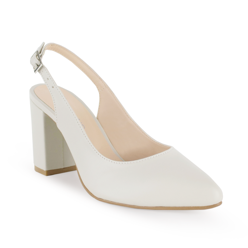 Vista diagonal de zapatilla beige para mujer con punta cerrada destalonado y tacón bloque de 8cm