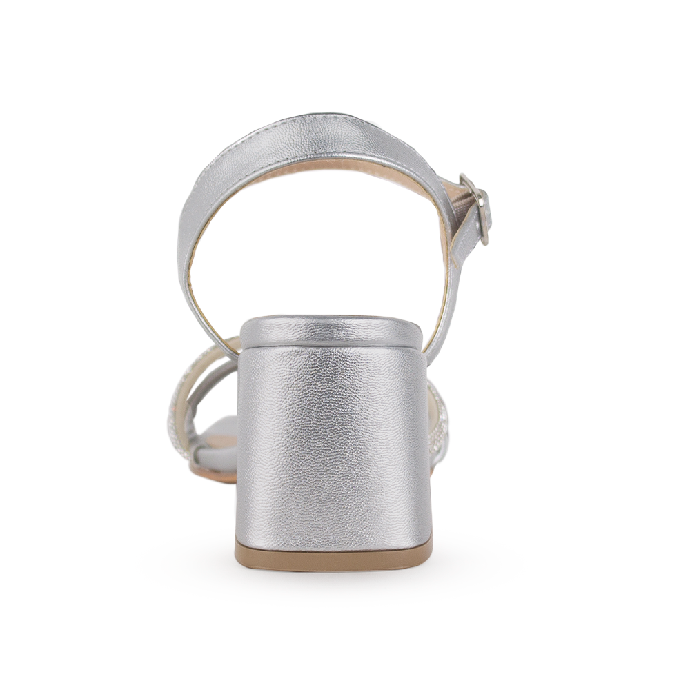 Vista trasera de tacón 7cm en zapatilla para mujer con pulsera al tobillo color plata