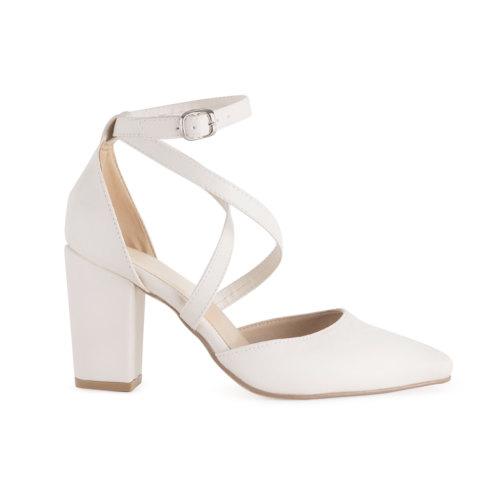 Vista lateral de zapatilla beige para mujer con tiras cruzadas y tacón bloque de 8cm