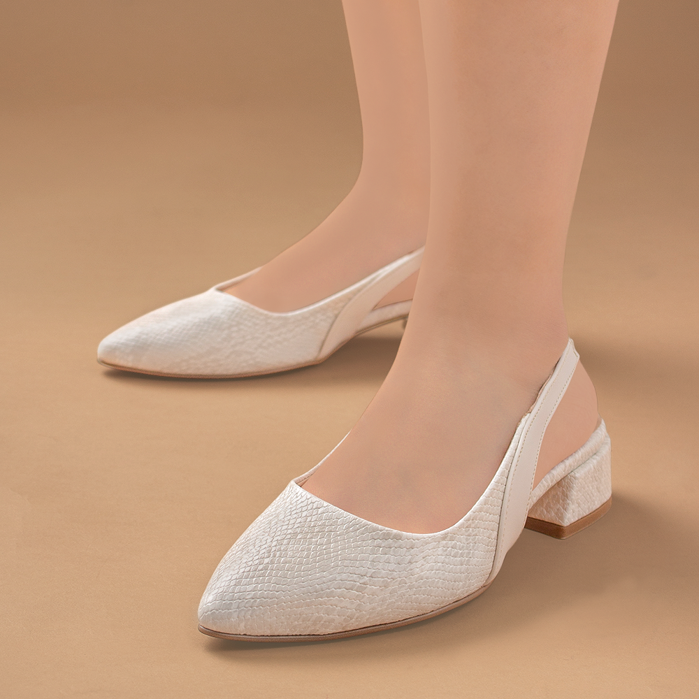 Zapatillas beige para mujer destalonadas con punta fina y tacón bajo de 4cm