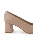 Vista trasera del tacón bajo 6cm de la zapatilla nude con punta fina para dama 