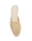Vista superior de flats tipo mules de meter para mujer con punta fina calada trenzada en color beige 