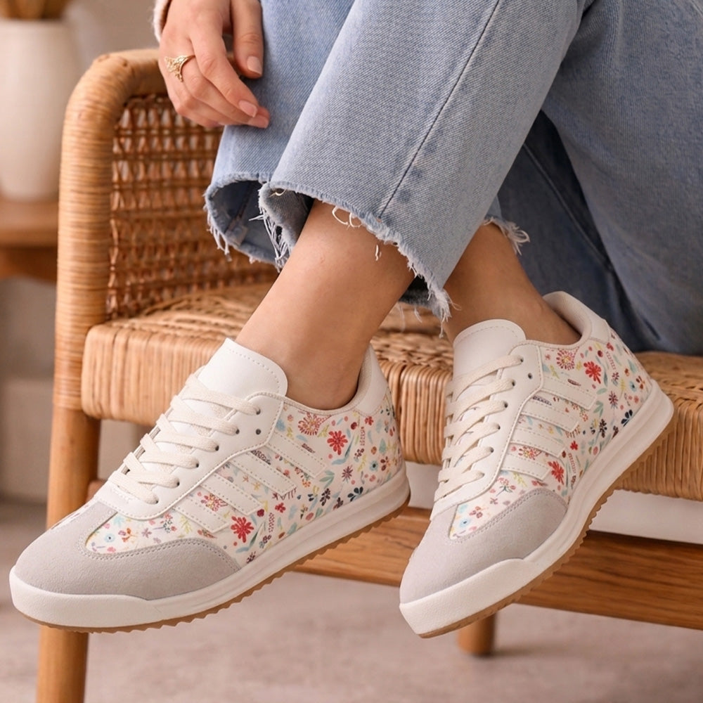 Tenis beige de diseño floral con punta gris para dama y suela baja 2cm