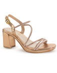 Vista diagonal de zapatilla oro rosa descubierta para mujer con punta cuadrada pedrería y tacón ancho de 8cm