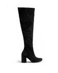Vista lateral de botas negras altas para dama con tacón medio 8cm y cierre lateral 