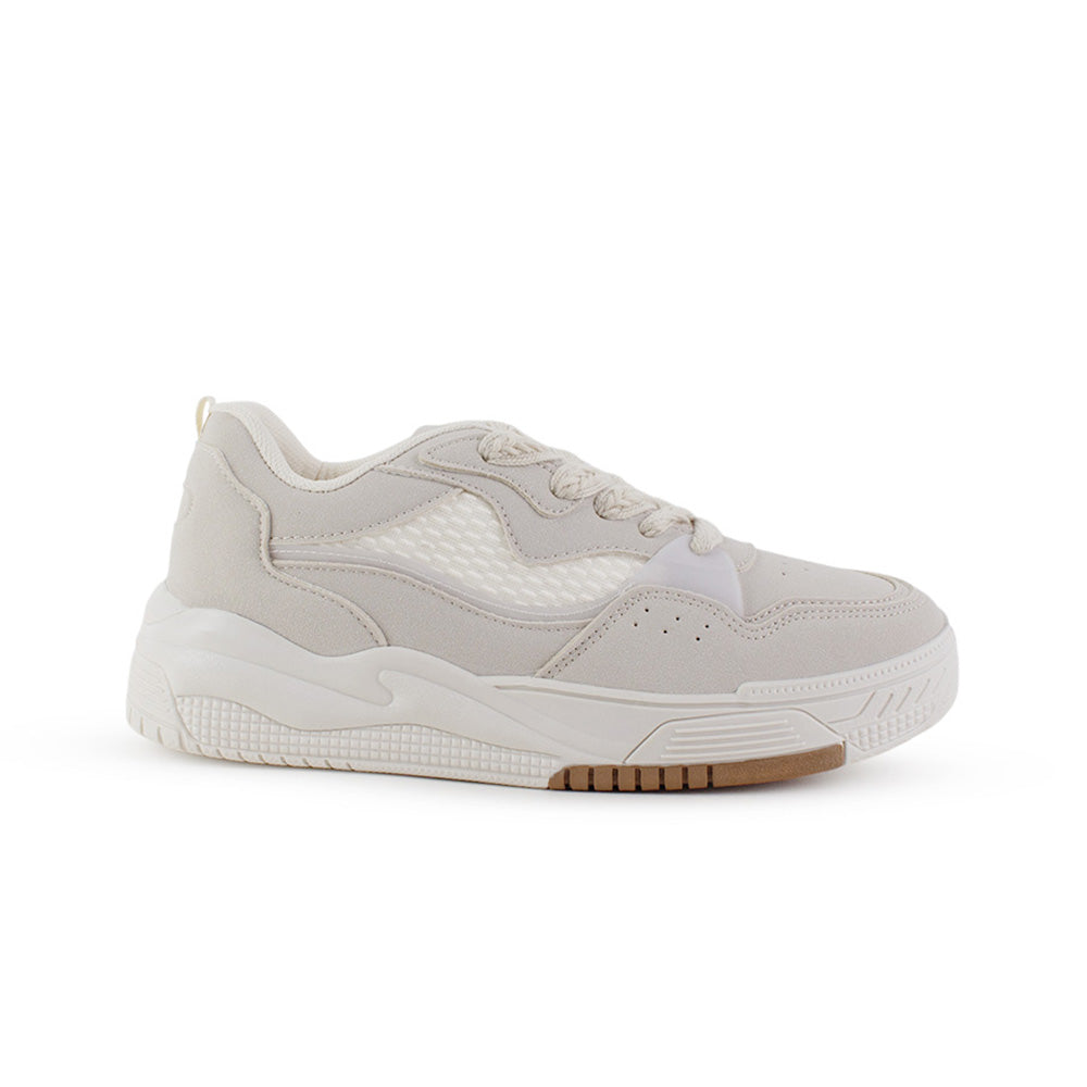 Vista lateral de tenis beige para mujer con agujetas planas y plataforma baja de 4cm