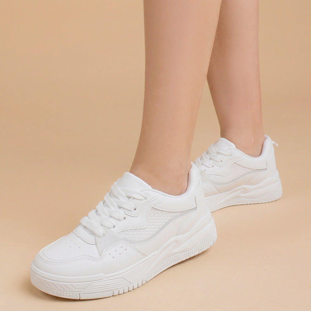 Tenis blancos urbano para mujer con plataforma baja de 4cm y agujetas planas