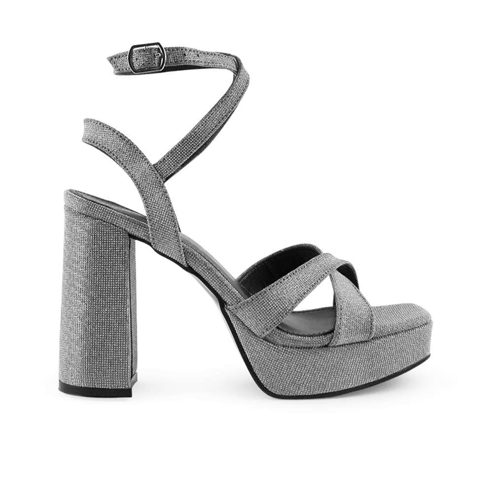 vista lateral de zapatillas plata para dama con plataforma tiras cruzadas y correa ajustable con tacón alto 11cm