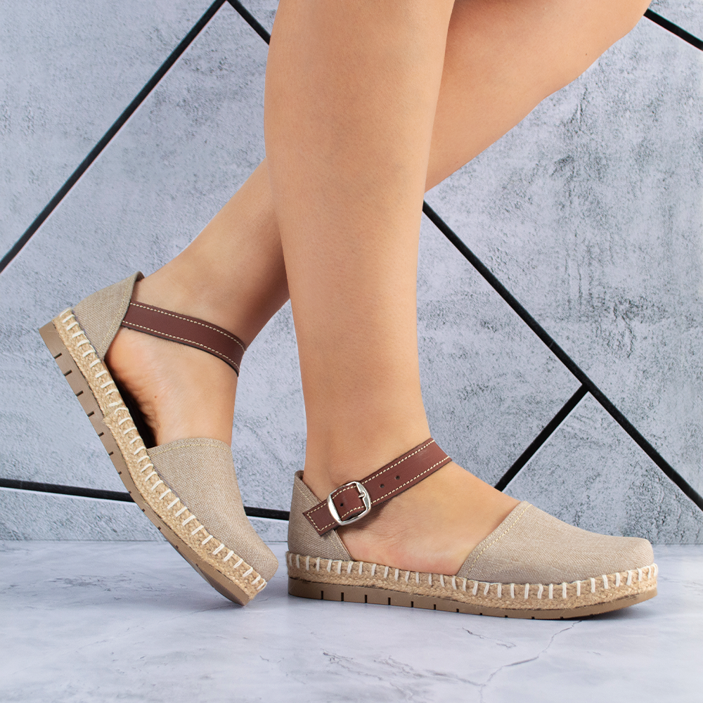 Alpargatas beige de piso correa ajustable café para dama cómodas