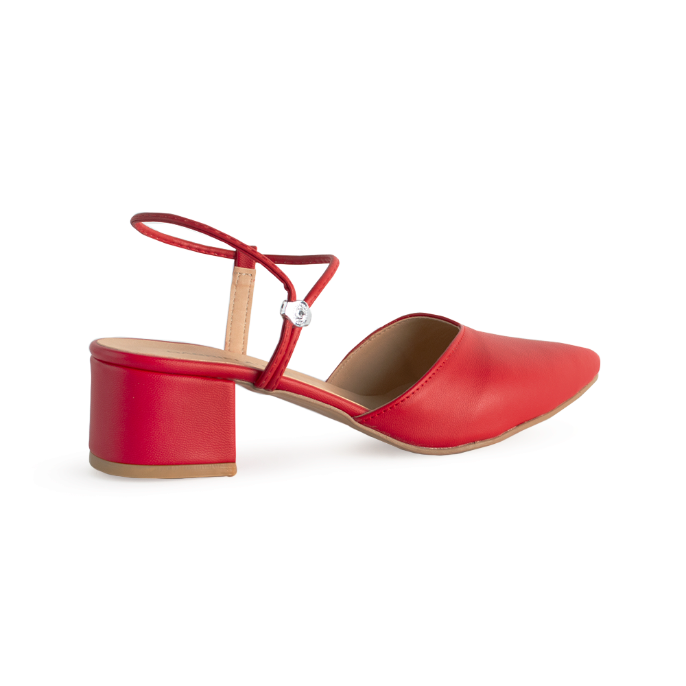 Vista trasera de tacón cuadrado bajo de 5cm en zapatilla roja para mujer con correa ajustable 