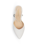 Vista superior de zapatilla beige para mujer con punta fina correa ajustable y tacón bajo de 5cm