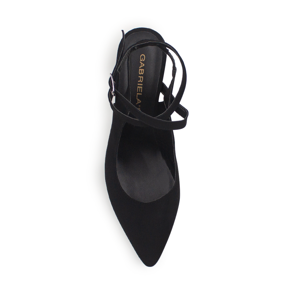 Vista superior de zapatilla negra para mujer  con punta fina y tiras cruzadas 