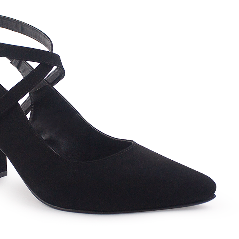 Vista de material buck en zapatilla para mujer con punta fina y tacón de 7cm